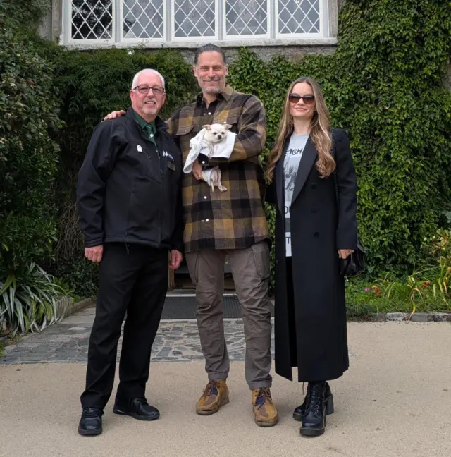 Fresh off the Steelers victory!🏈

It was a pleasure to welcome actor Joe Manganiello & Caitlin O'Connor last Monday. They took in the history, enjoyed a walk 'n talk through the grounds & got the Avoca treatment.

Great to have you both in Ireland! ☘️#HereWeGo

#JoeManganiello #GoSteelers #SteelersNation #TrueBlood #MagicMike #CastleLife #Hollywood #MalahideCastle #Pittsburgh