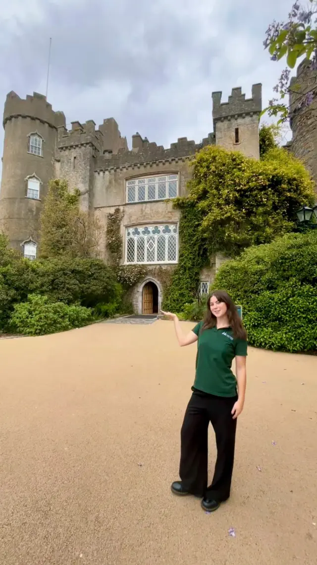 Welcome to our house (castle) tour! 🏰✨

#malahidecastle #castletour #housetour #visitdublin #malahide